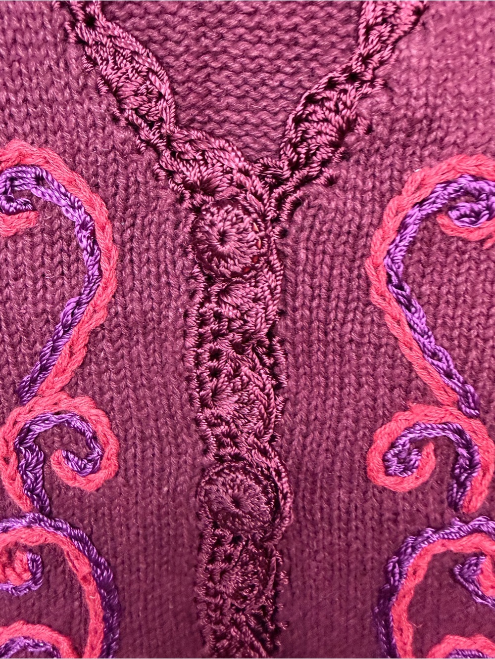 Vintage Erika knit embroidered vest - Picture 6 of 6
